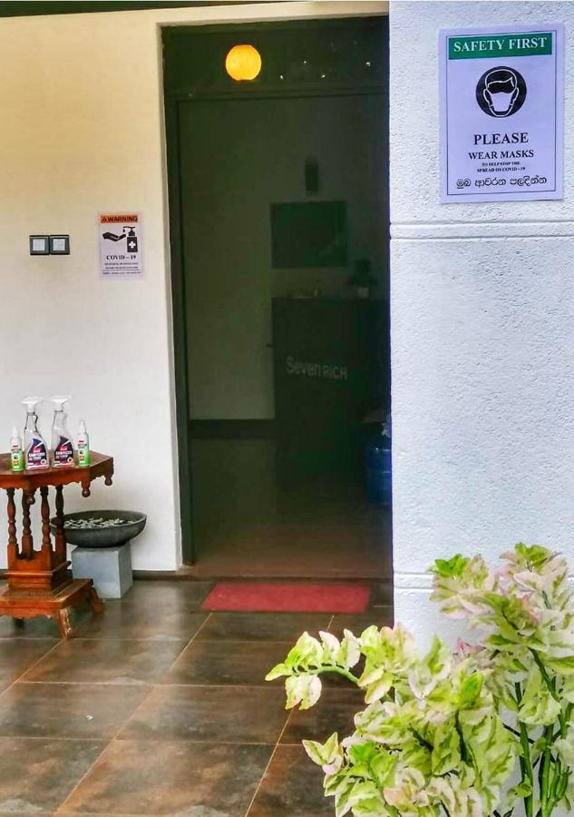 Seven Rich Villa Anuradhapura Bagian luar foto