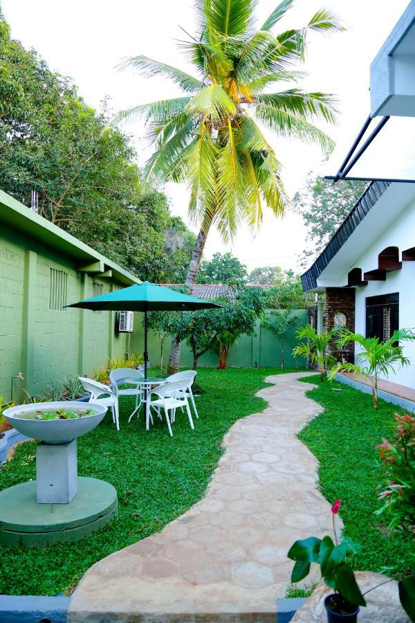 Seven Rich Villa Anuradhapura Bagian luar foto