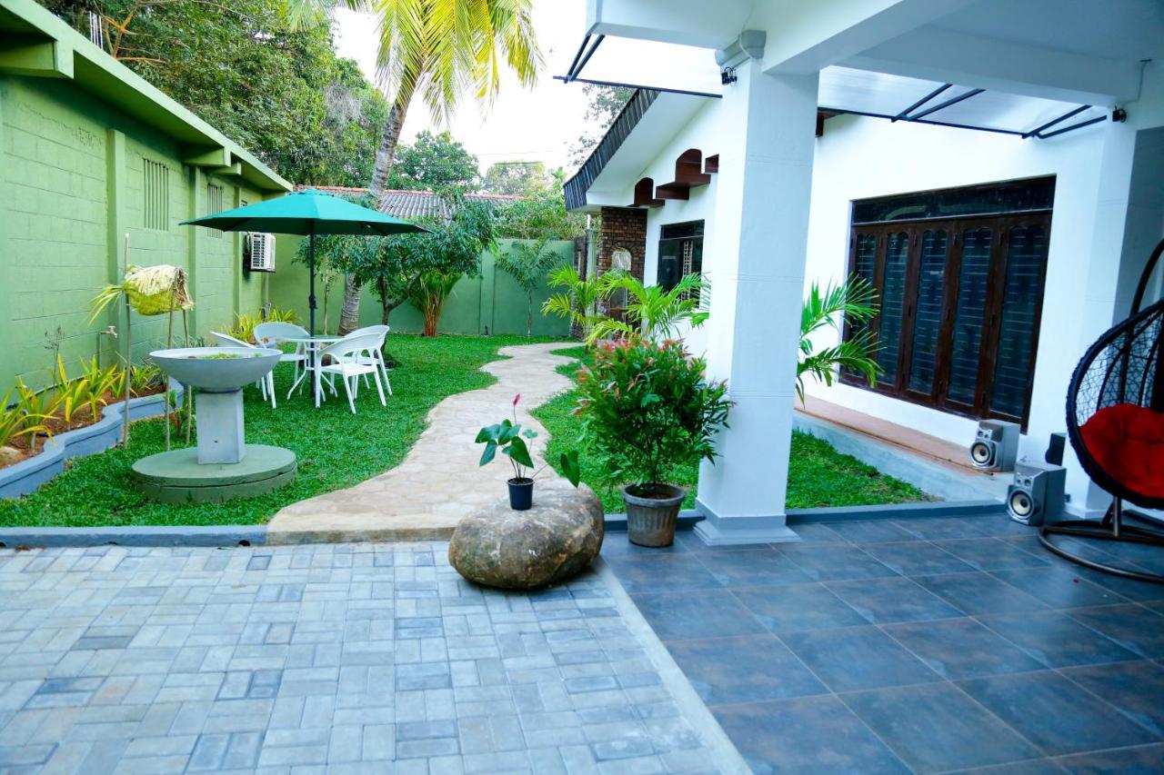 Seven Rich Villa Anuradhapura Bagian luar foto
